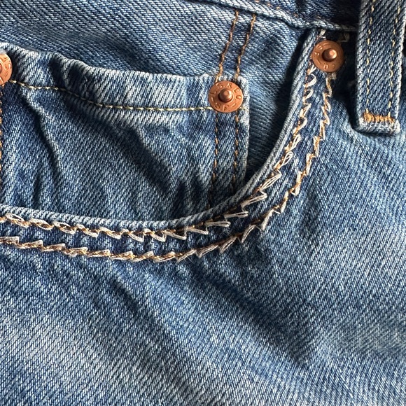 Levi's 501 Women's button fly Jean Shorts (color Switch Stitch) EUC - Picture 9 of 12